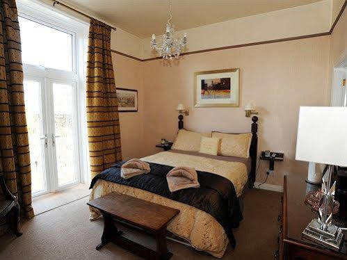 Chinthurst Guest House สกิปตัน ภายนอก รูปภาพ